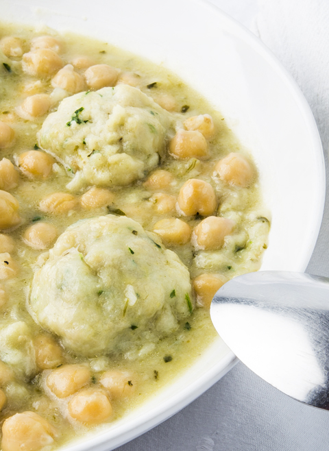 Albóndiga de bacalao en salsa verde