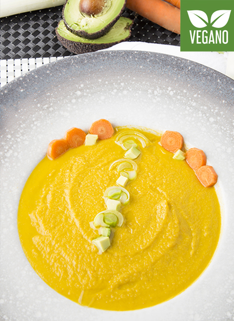 Crema con zanahoria y aguacate