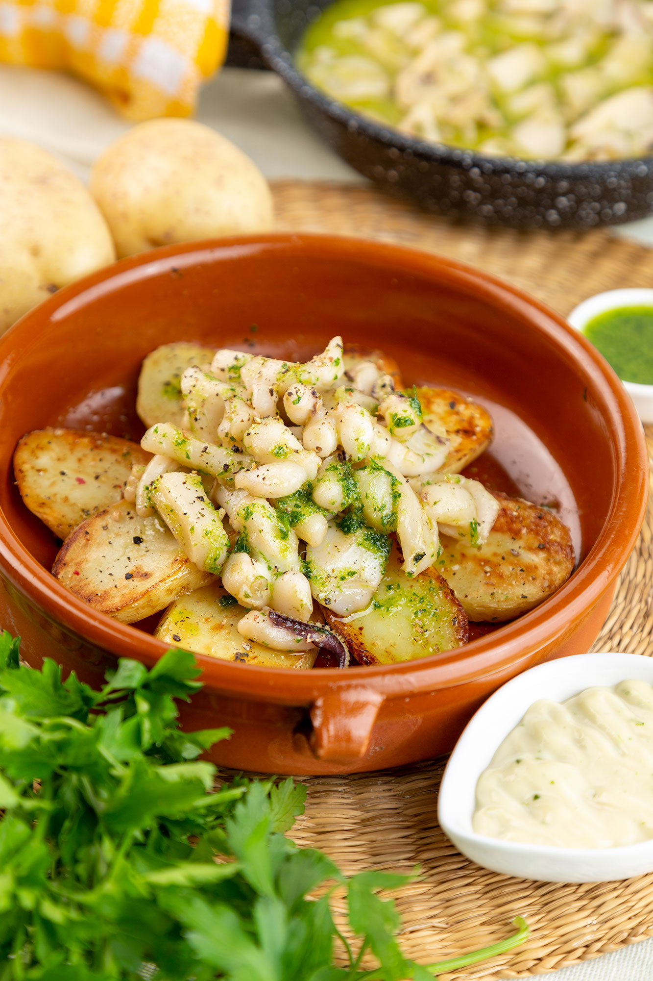 Receta de sepia al ajillo y perejil