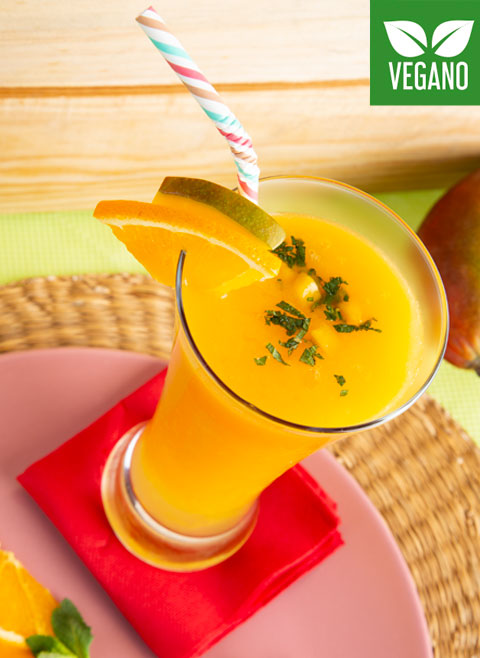 Orange, gin and mango cocktail