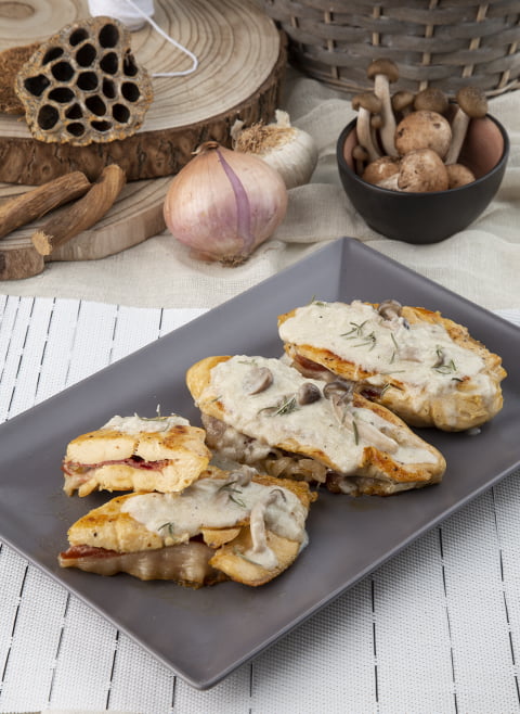 Small books with mushroom sauce