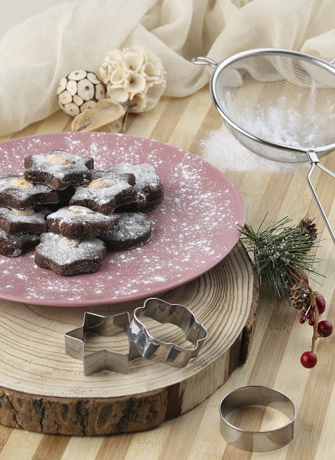 Polvorones alle mandorle e cioccolato